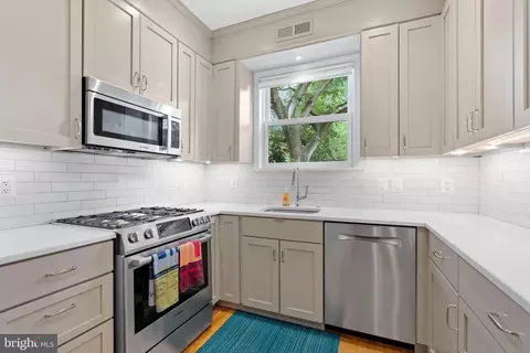139 11th St SE, Washington, DC 20003 photo 6