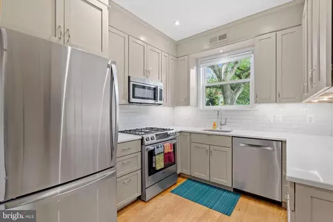 139 11th St SE, Washington, DC 20003 photo 5