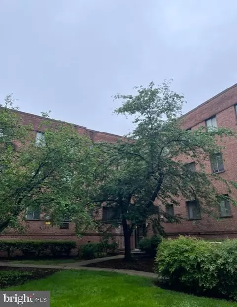 4721 1st St SW #101, Washington, DC 20032