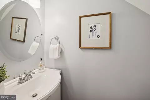 728 19th St NE, Washington, DC 20002 photo 26