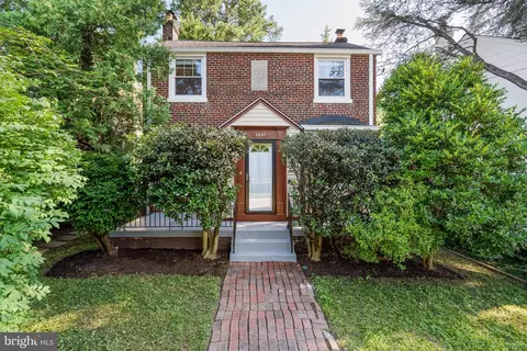 4542 Harrison St NW, Washington, DC 20015