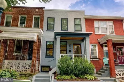 210 Cromwell Ter NE, Washington, DC 20002