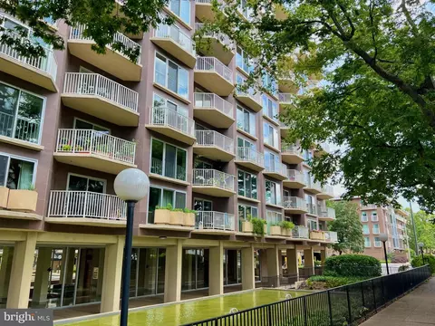 530 N Street St SW #S809, Washington, DC 20024