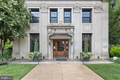 1101 L St NW #207, Washington, DC 20005