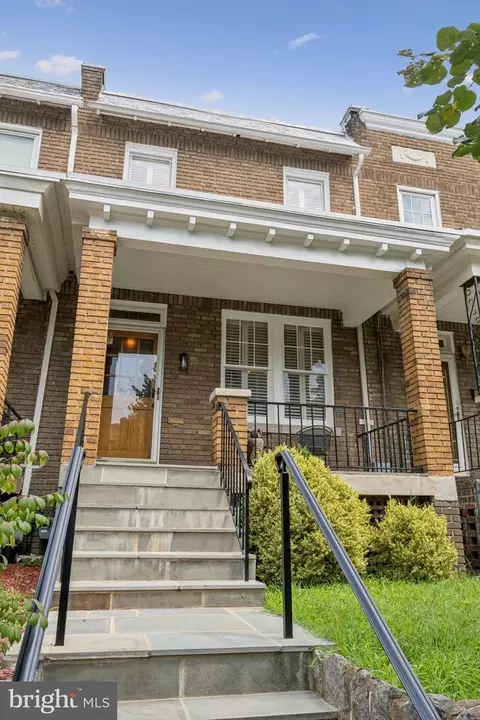 Exterior - 1814 D St SE, Washington, DC 20003 photo 3 of 9