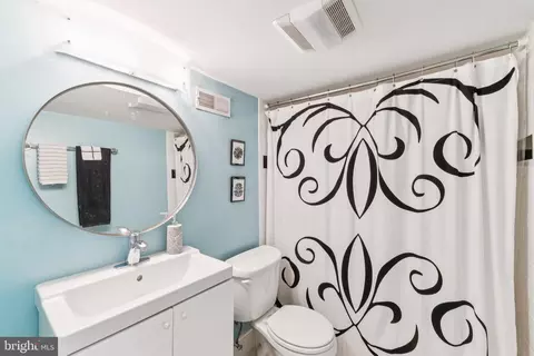 Bath - 1814 D St SE, Washington, DC 20003 photo 3 of 3