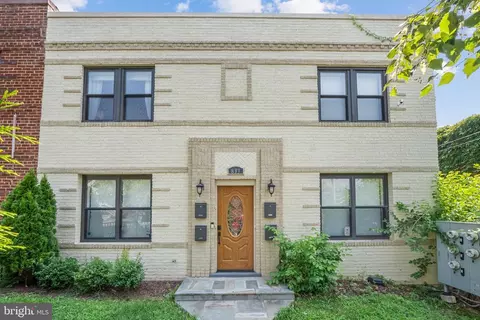 833 19th St NE #3, Washington, DC 20002