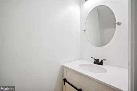 538 13th St SE, Washington, DC 20003 photo 18