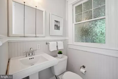 Bath - 304 Bryant St NE, Washington, DC 20002 photo 2 of 3
