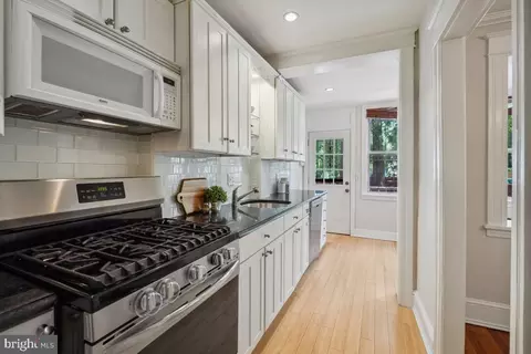 Entry Way - 304 Bryant St NE, Washington, DC 20002 photo 3 of 3