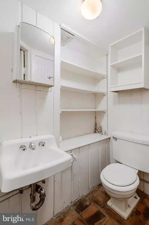 Bath - 626 A St NE, Washington, DC 20002 photo 1 of 3