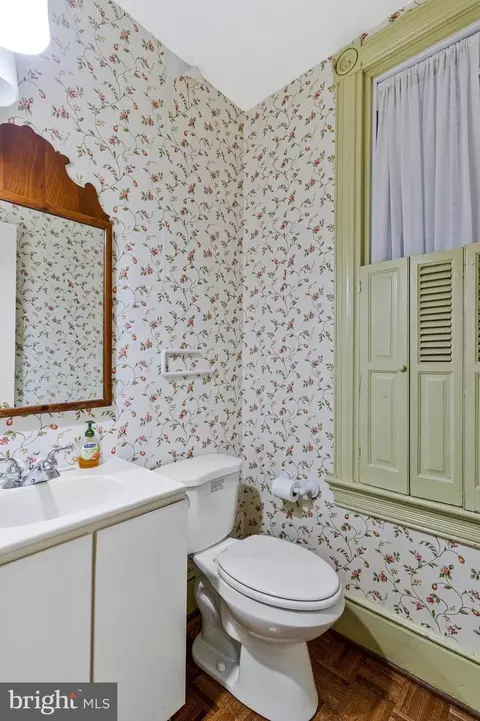 Bath - 626 A St NE, Washington, DC 20002 photo 2 of 3