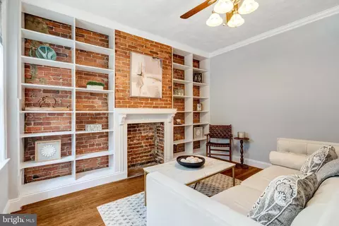 Living - 913 4th St NE, Washington, DC 20002 photo 2 of 2