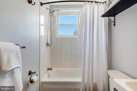 Bath - 913 4th St NE, Washington, DC 20002 photo 2 of 2