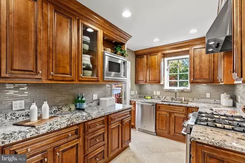 Kitchen - 6435 13th St NW, Washington, DC 20012 photo 3 of 4