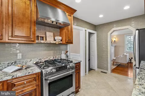 Kitchen - 6435 13th St NW, Washington, DC 20012 photo 4 of 4