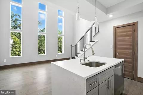 Living - 2109 M St NE #8, Washington, DC 20002 photo 1 of 3