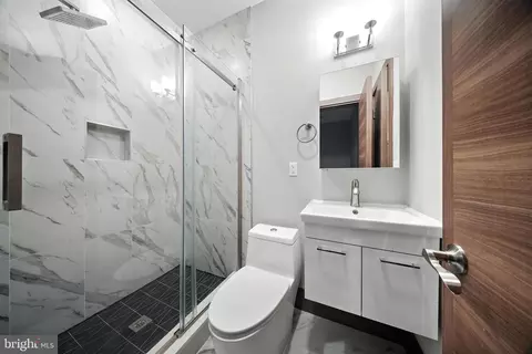 Bath - 2109 M St NE #8, Washington, DC 20002 photo 4 of 6