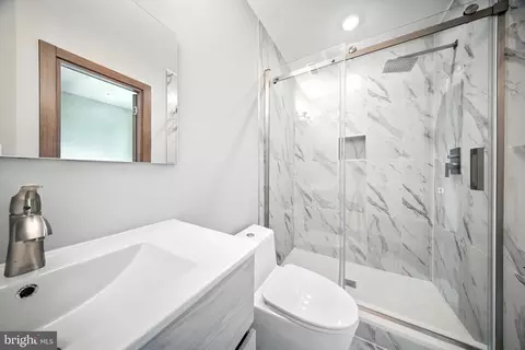 Bath - 2109 M St NE #8, Washington, DC 20002 photo 3 of 6