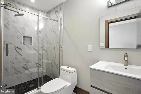 Bath - 2109 M St NE #8, Washington, DC 20002 photo 5 of 6