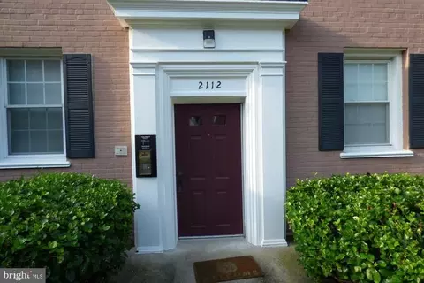 2112 38th St SE #102, Washington, DC 20020