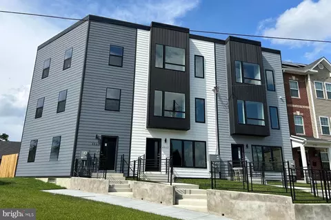 4902 D St SE, Washington, DC 20019