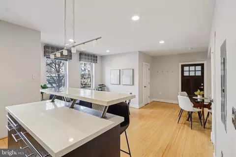 Entry Way - 1409 G St NE #2, Washington, DC 20002 photo 2 of 8