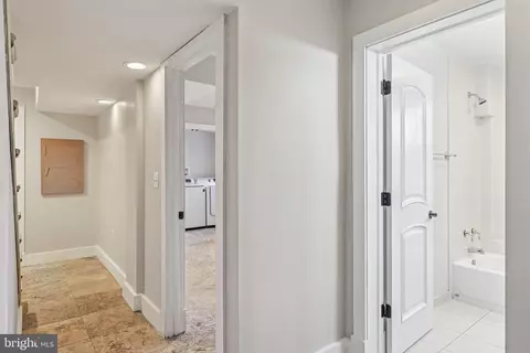 Entry Way - 1409 G St NE #2, Washington, DC 20002 photo 7 of 8