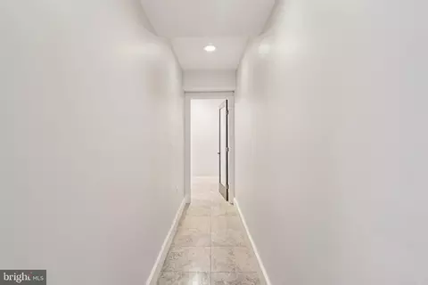 Entry Way - 1409 G St NE #2, Washington, DC 20002 photo 4 of 8