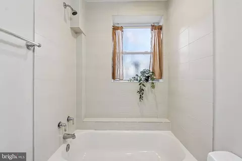 Bath - 1409 G St NE #2, Washington, DC 20002 photo 4 of 4
