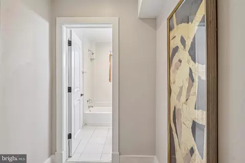 Entry Way - 1409 G St NE #2, Washington, DC 20002 photo 6 of 8