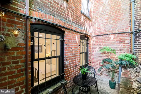 220 4th St SE #1, Washington, DC 20003 photo 37