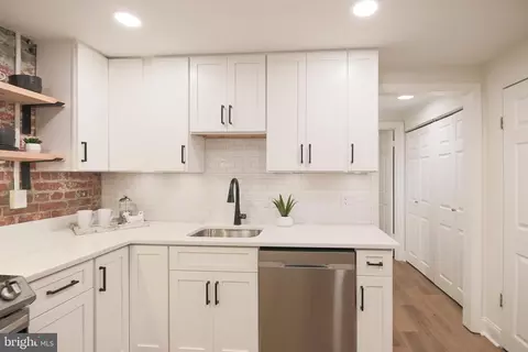 220 4th St SE #1, Washington, DC 20003 photo 25