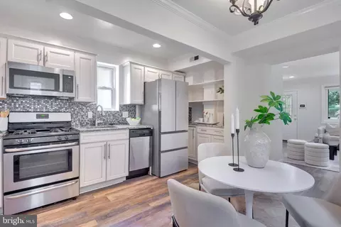 2842 30th St NE, Washington, DC 20018