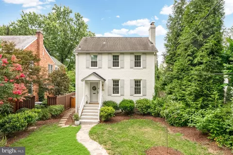 4826 Butterworth Pl NW, Washington, DC 20016