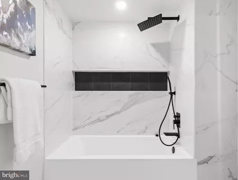 Bath - 1208 M St NW #11, Washington, DC 20005 photo 1 of 4