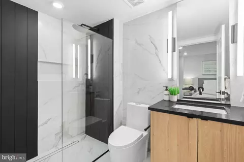 Bath - 1208 M St NW #11, Washington, DC 20005 photo 4 of 4
