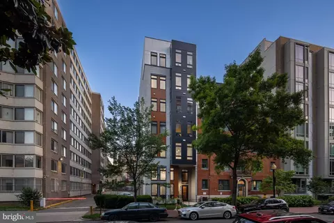Exterior - 1208 M St NW #11, Washington, DC 20005 photo 2 of 5