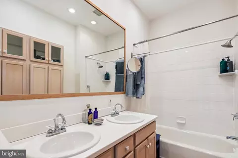 531 4th St SE, Washington, DC 20003 photo 32