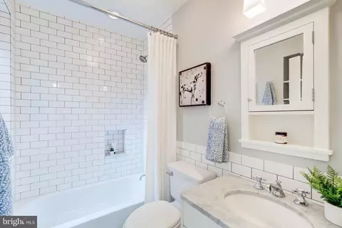 1337 Emerald St NE, Washington, DC 20002 photo 11