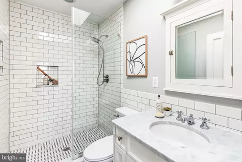1337 Emerald St NE, Washington, DC 20002 photo 8