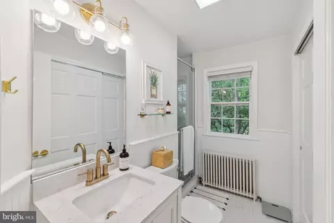 1244 28th St NW, Washington, DC 20007 photo 6