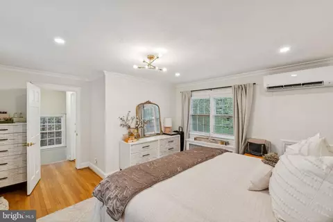 1244 28th St NW, Washington, DC 20007 photo 8