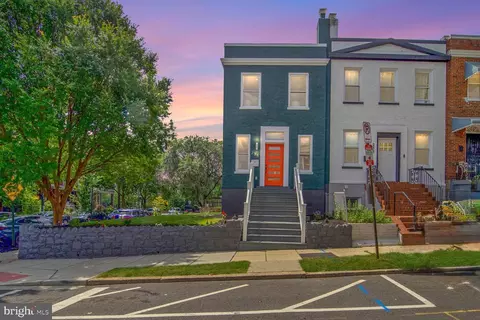 235 Ascot Pl NE, Washington, DC 20002