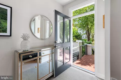 2036 37th St NW, Washington, DC 20007 photo 12