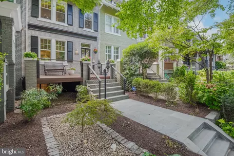 2036 37th St NW, Washington, DC 20007 photo 8