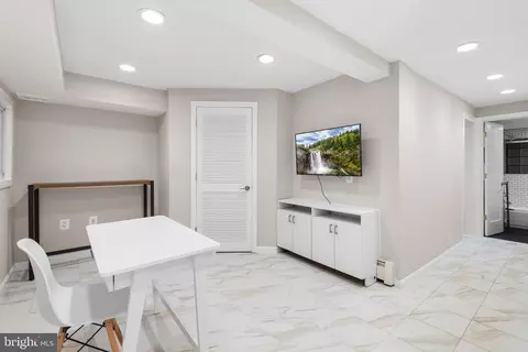 2036 37th St NW, Washington, DC 20007 photo 49