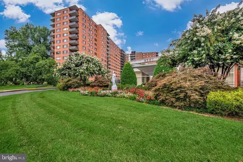 4201 Cathedral Ave NW #902W, Washington, DC 20016