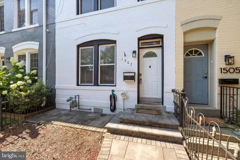 Exterior - 1507 C St SE, Washington, DC 20003 photo 3 of 5
