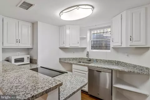 334 E Street St NE, Washington, DC 20002 photo 30